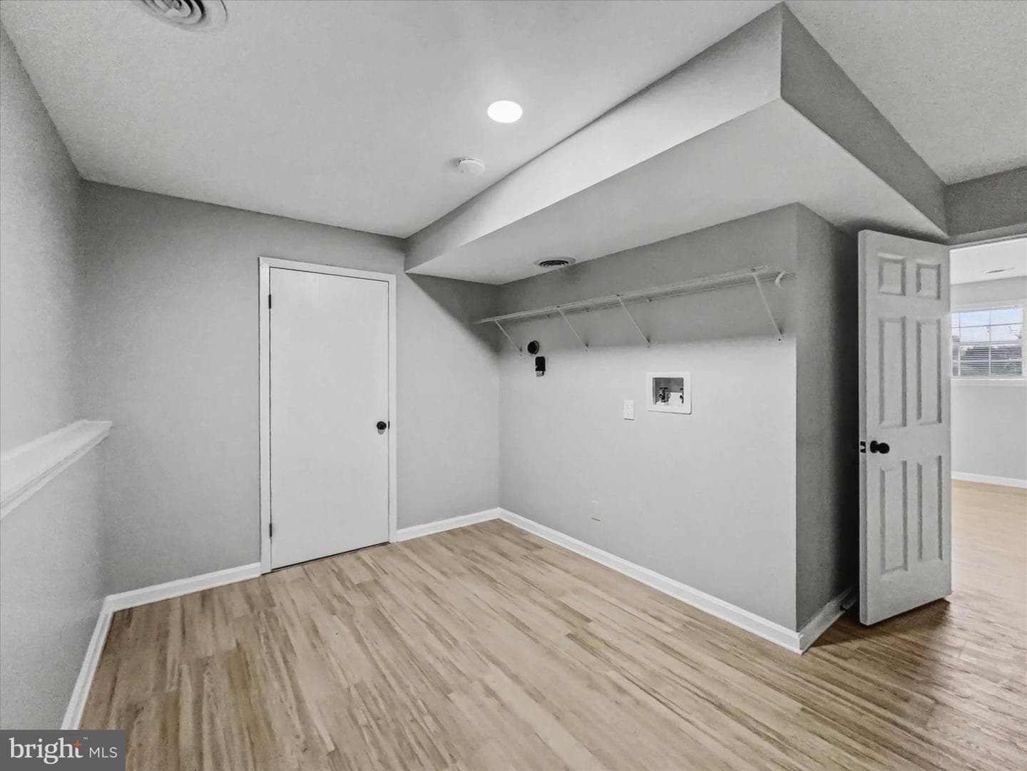 1360 Breezeview Drive photo 20