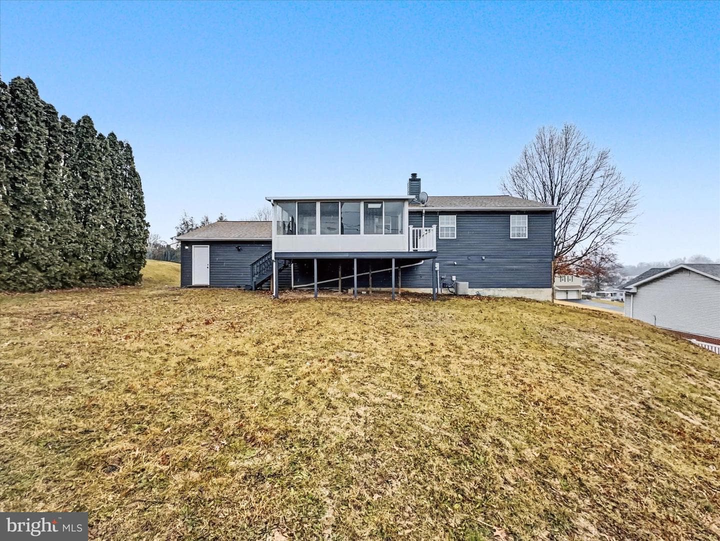 1360 Breezeview Drive photo 23