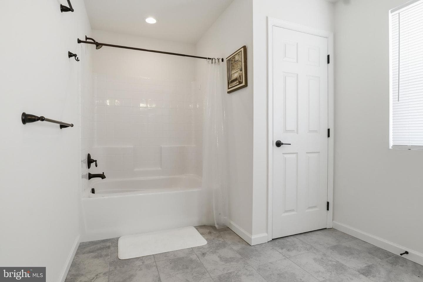 520 Darrow Road photo 28