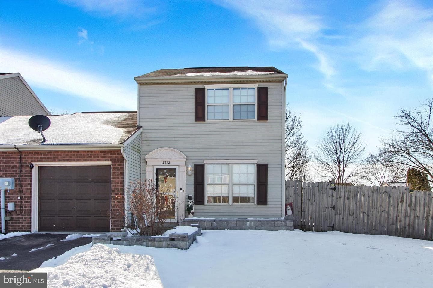 3332 Glen Hollow Drive photo 2