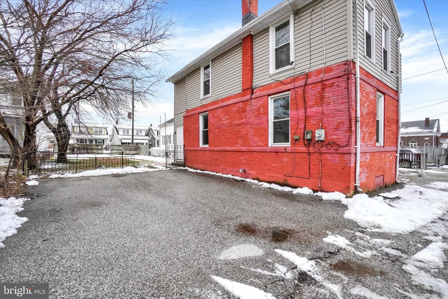 923 E Princess Street photo 2