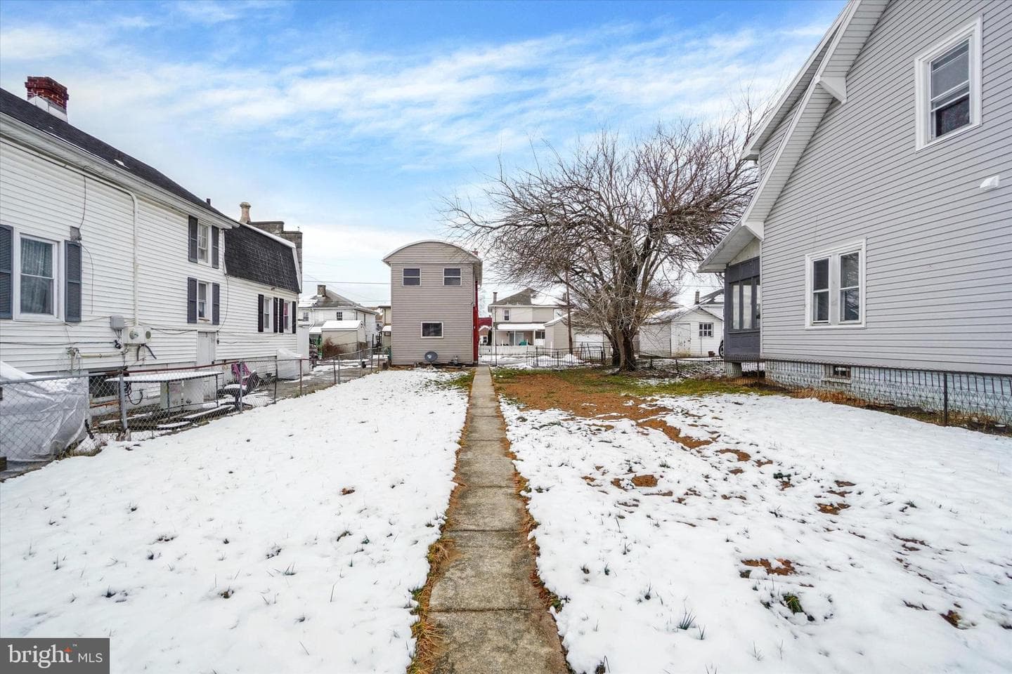 923 E Princess Street photo 24