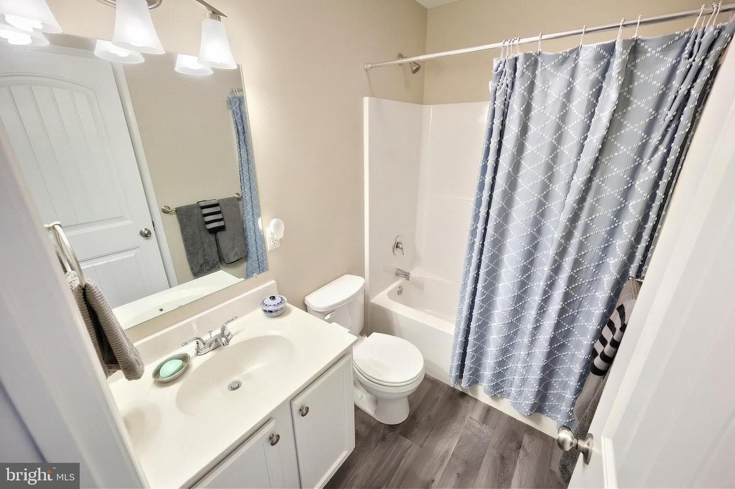 517 Charles Avenue photo 20