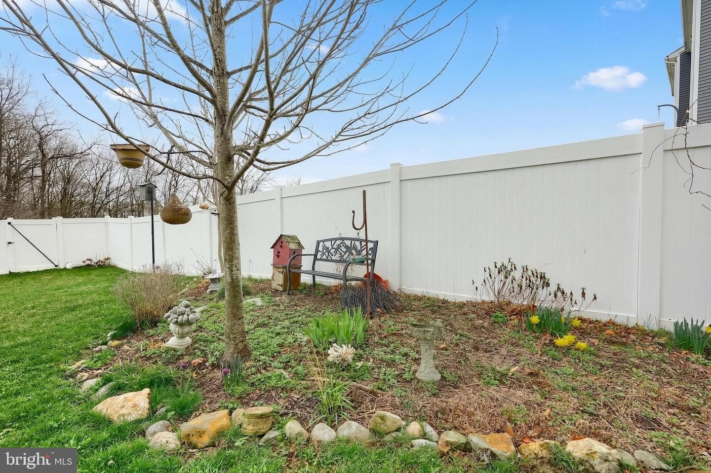 517 Charles Avenue photo 41