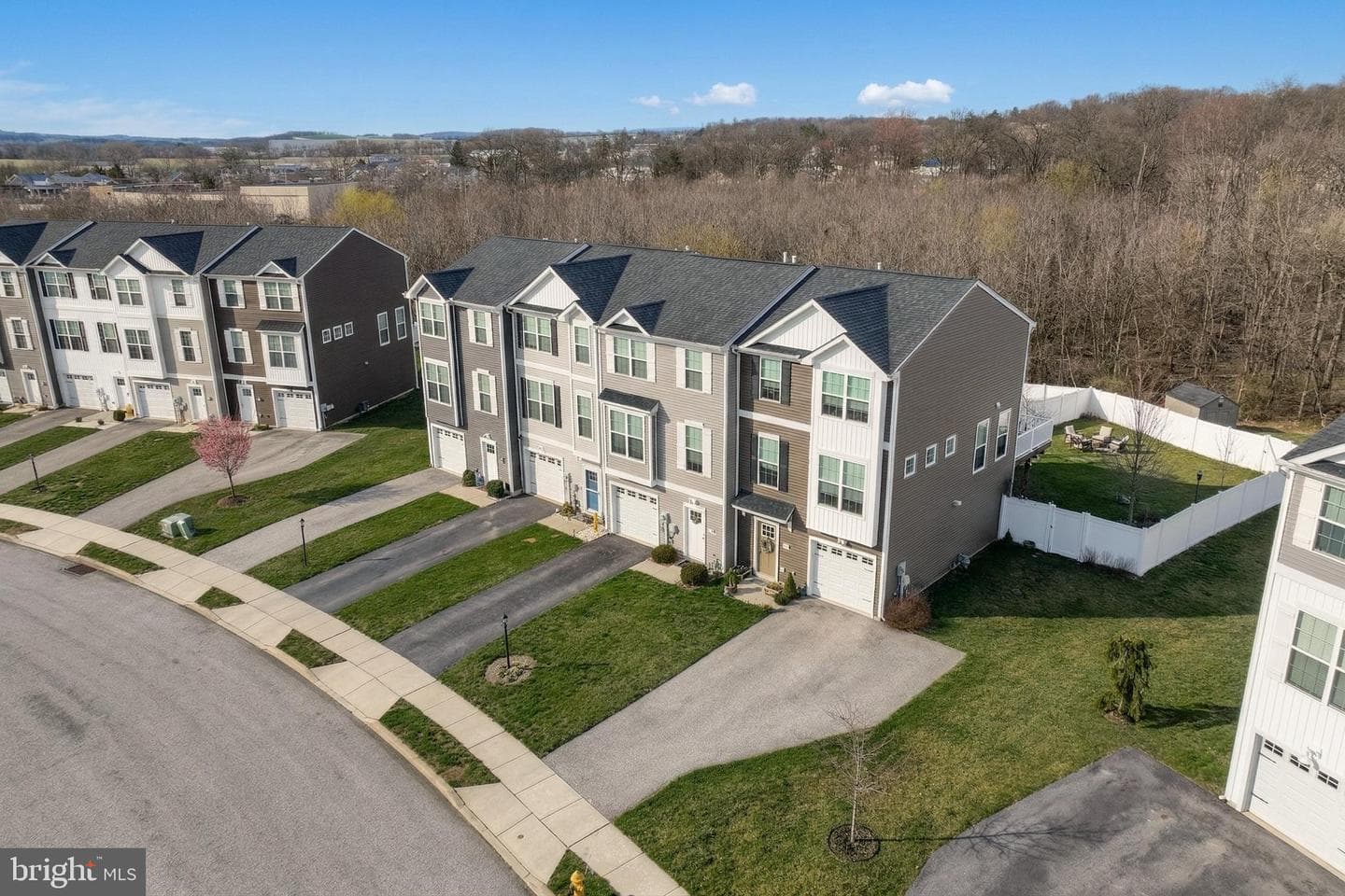 517 Charles Avenue photo 43