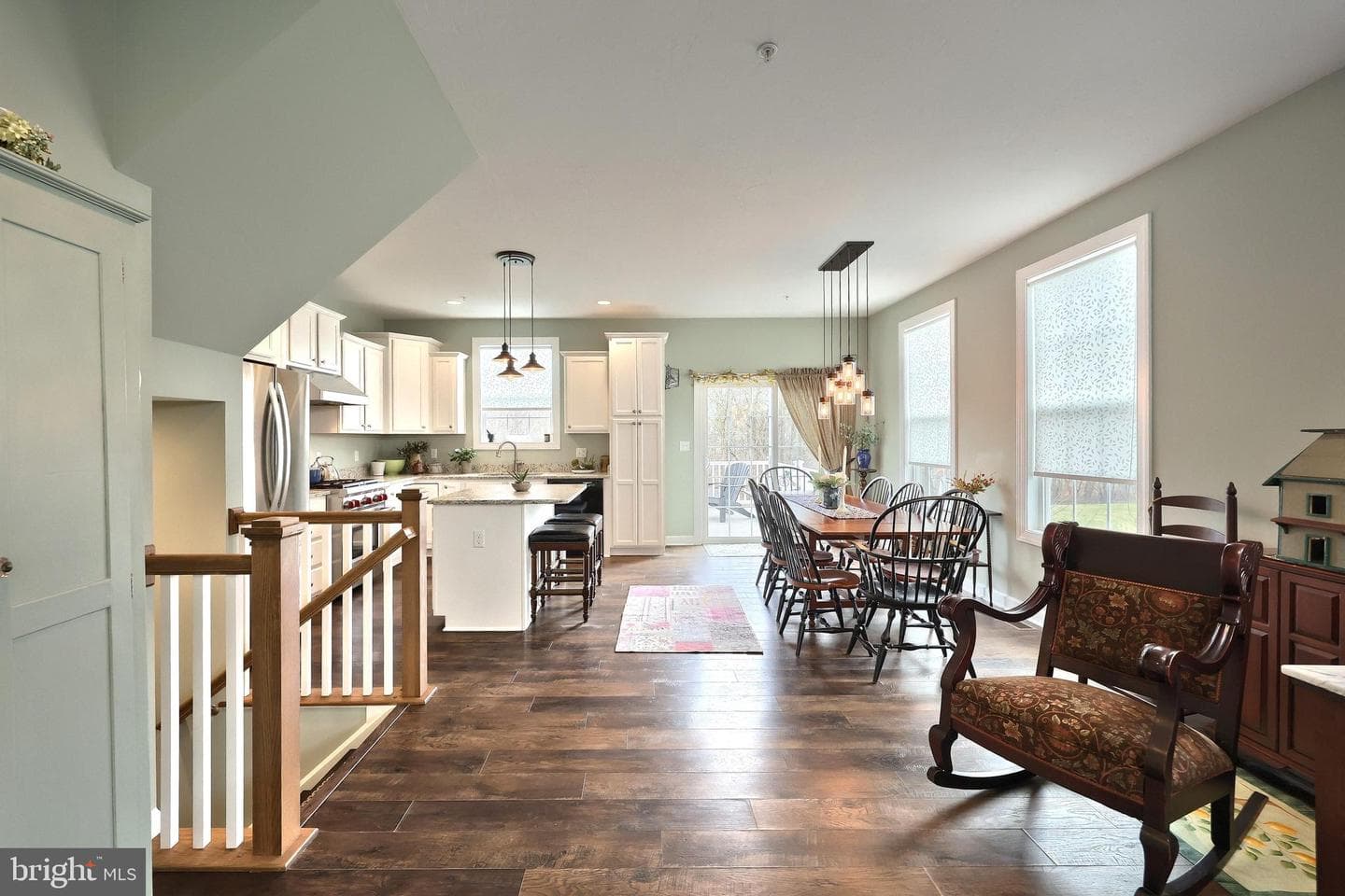 517 Charles Avenue photo 9