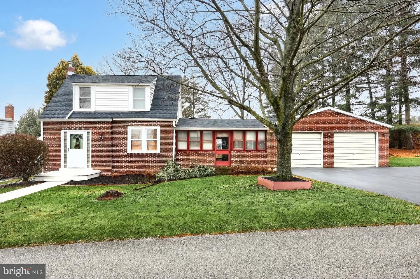 141 Evergreen Lane photo 2