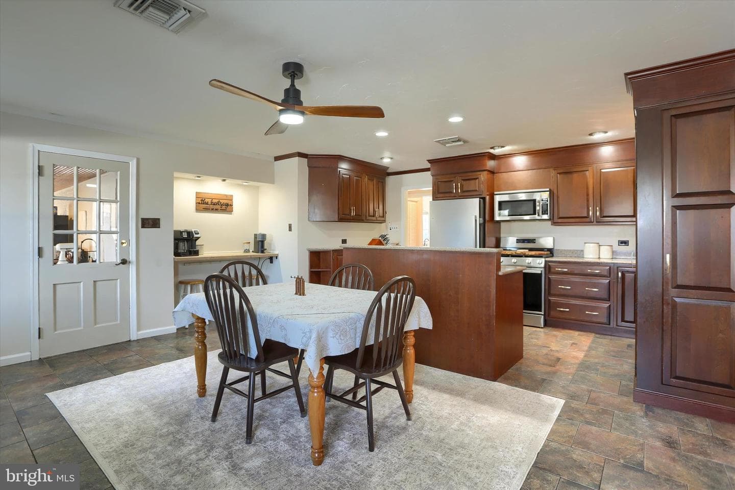 1465 Chapel Drive photo 13