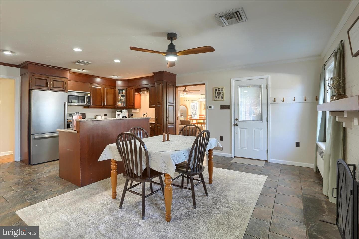 1465 Chapel Drive photo 15