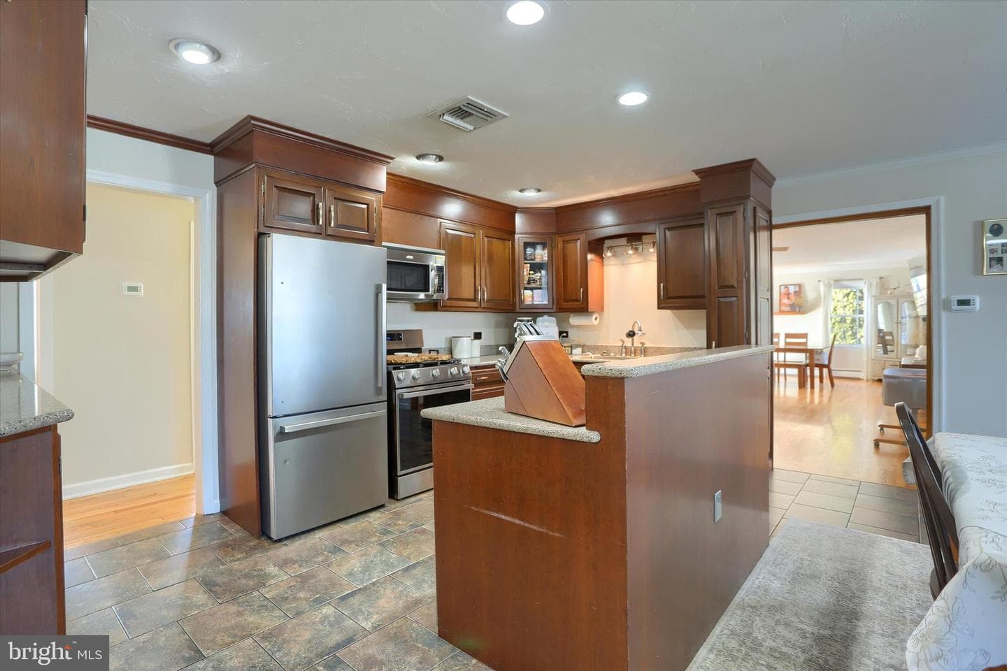 1465 Chapel Drive photo 17