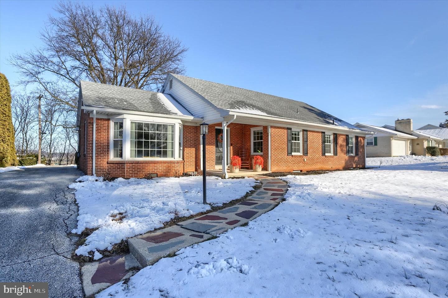 1465 Chapel Drive photo 3
