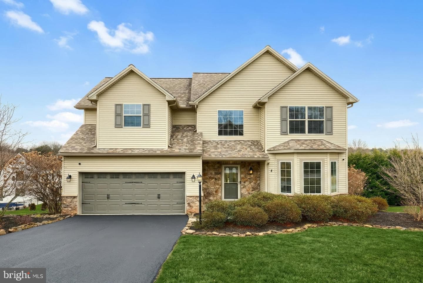 2760 Primrose Lane N photo 3