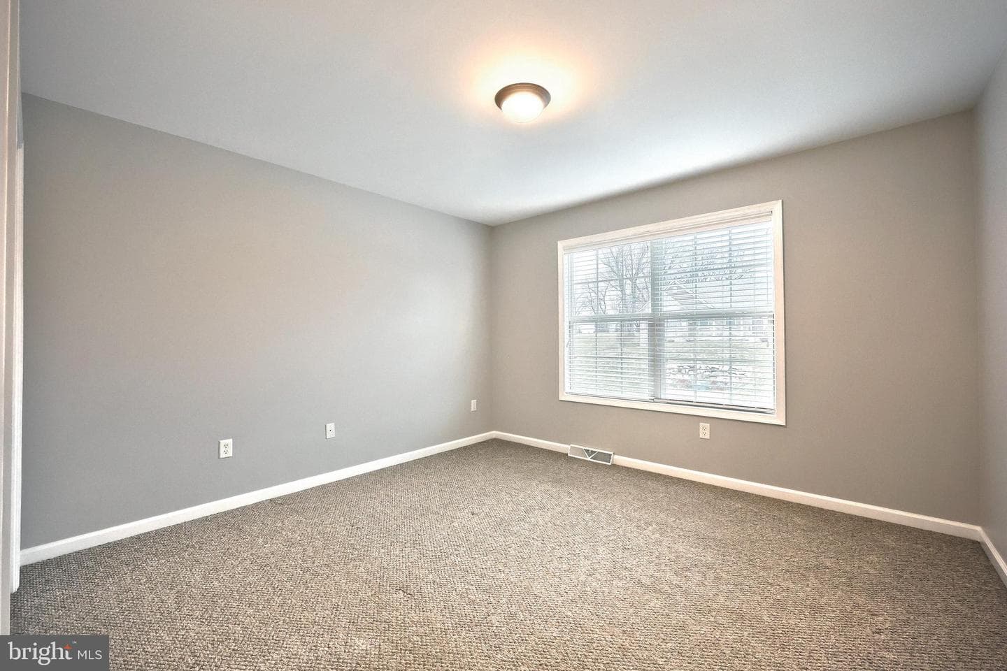 2760 Primrose Lane N photo 45
