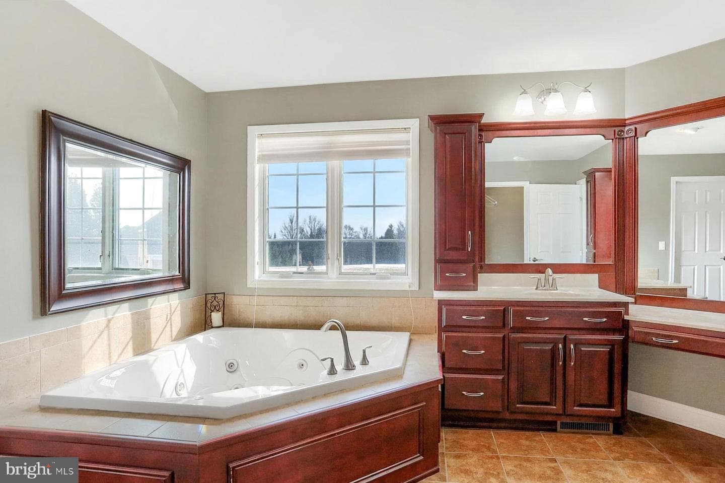 1563 Winsford Lane photo 44