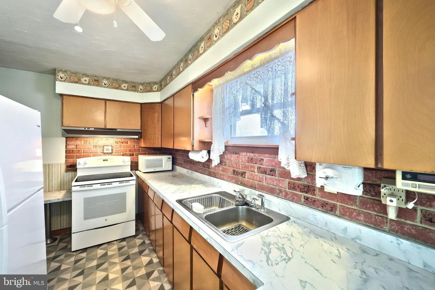 525 Bahns Mill Road photo 12