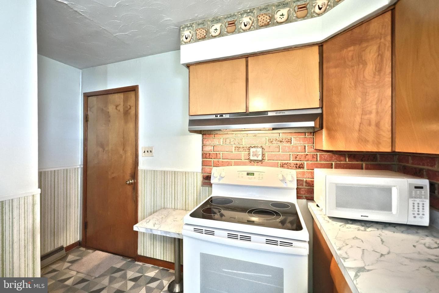 525 Bahns Mill Road photo 14