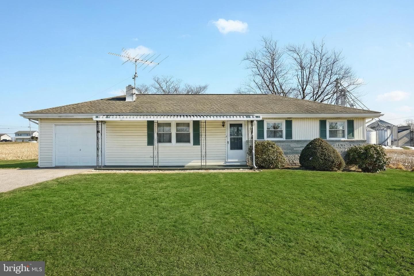 525 Bahns Mill Road photo 2