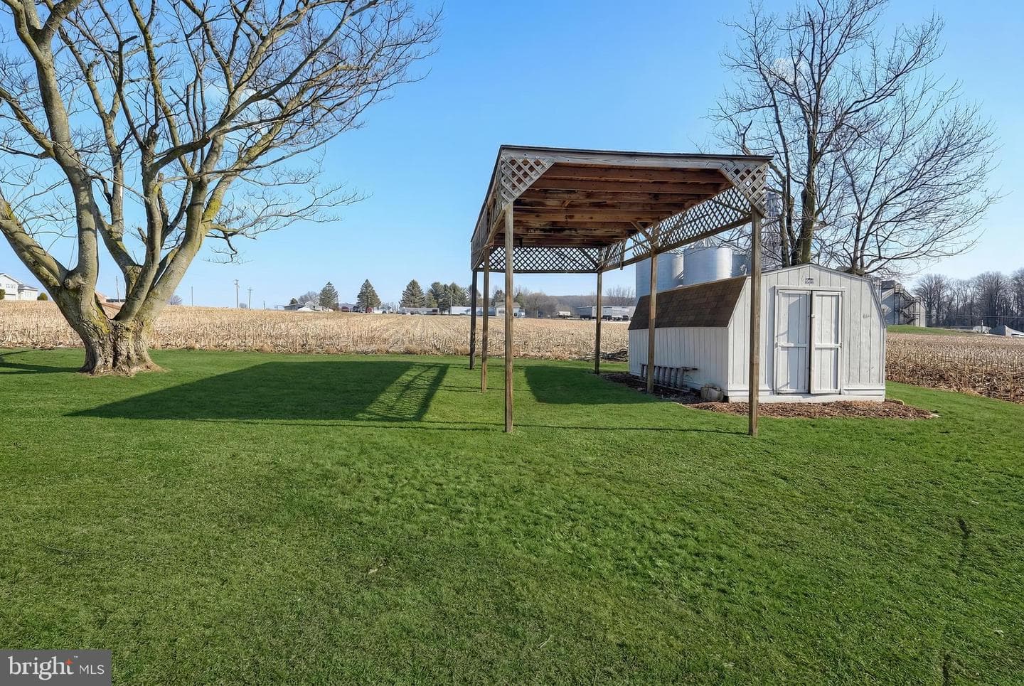 525 Bahns Mill Road photo 4