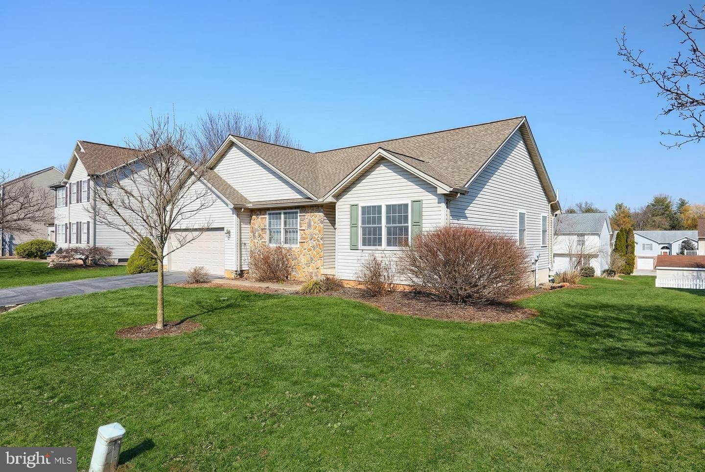 1835 Michelle Drive photo 4