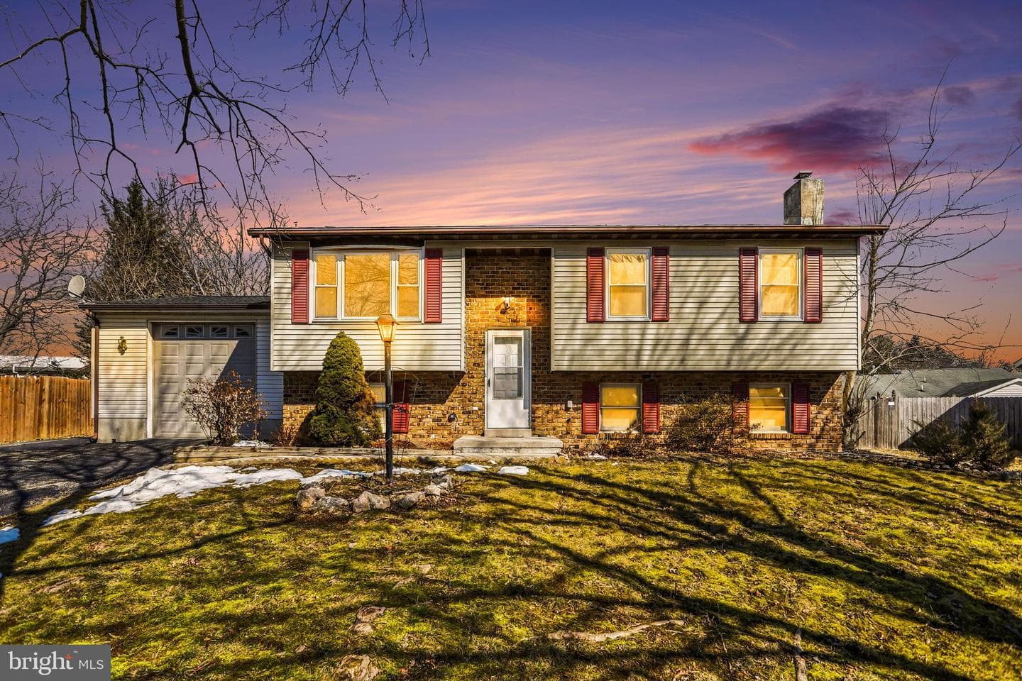 48 Colonial Drive