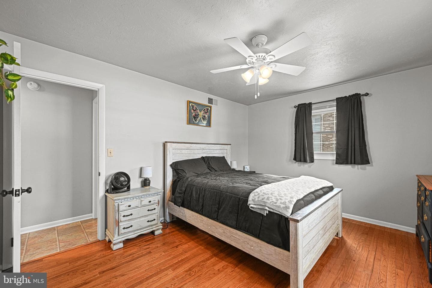 3541 Village Road photo 14