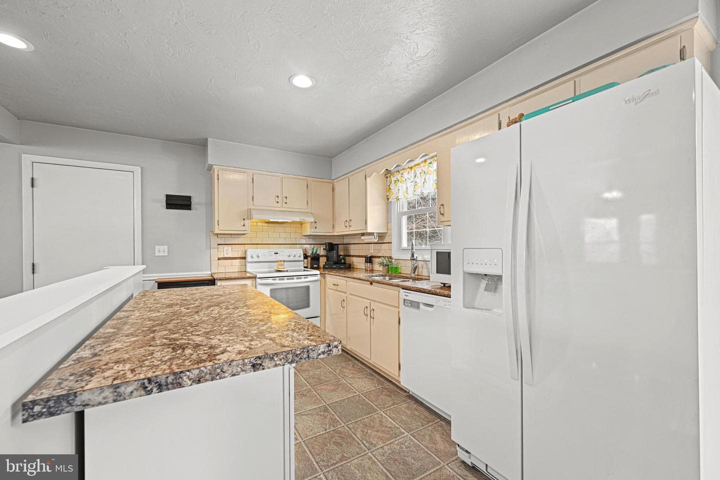 3541 Village Road photo 6