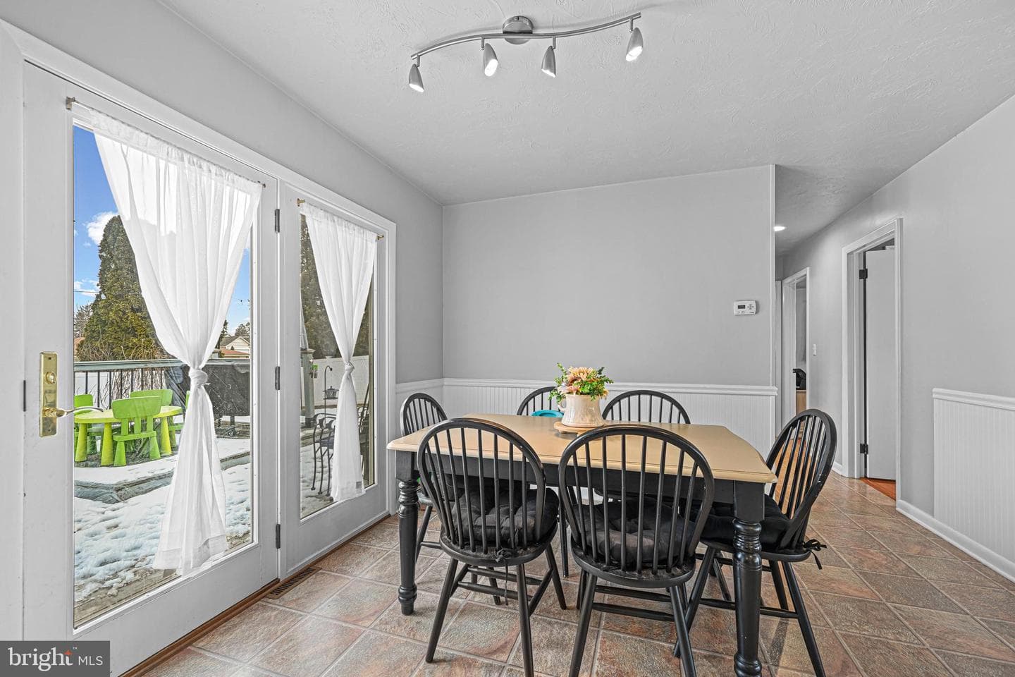 3541 Village Road photo 9