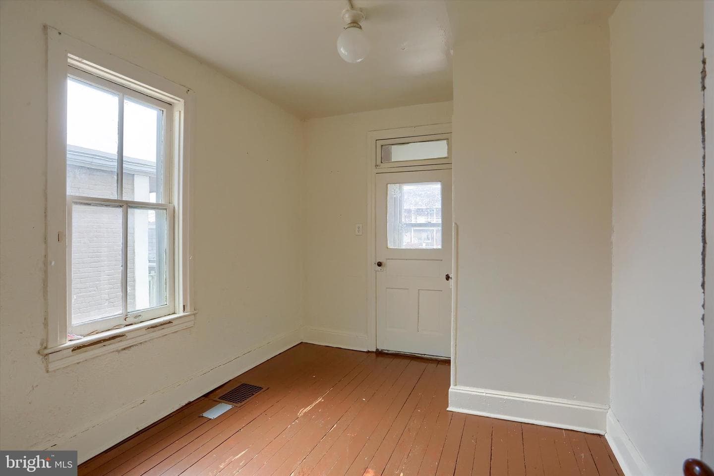 925 W College Avenue photo 14