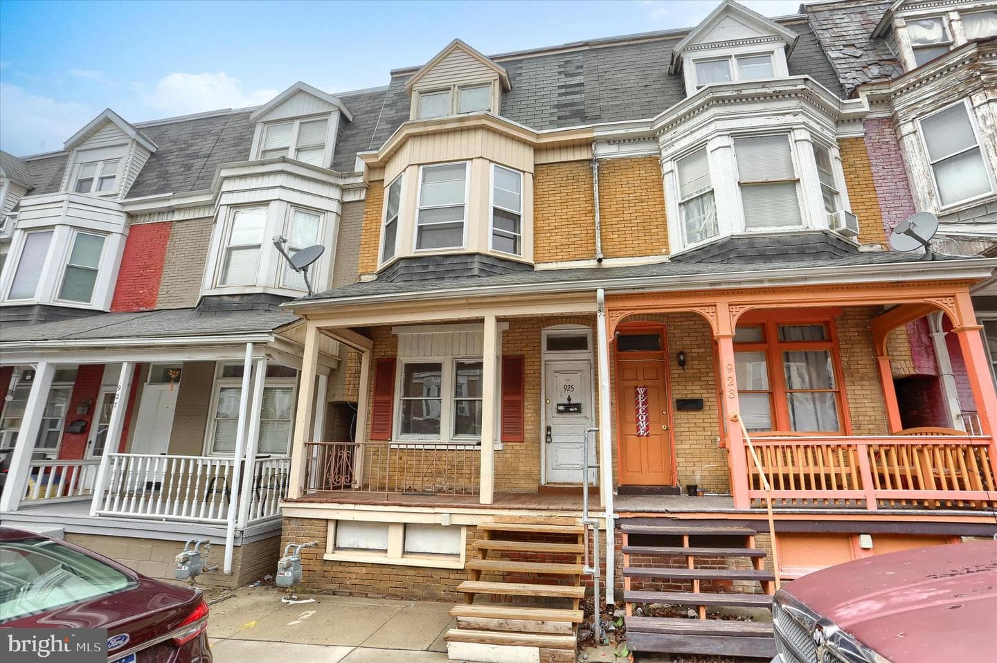 925 W College Avenue photo 2