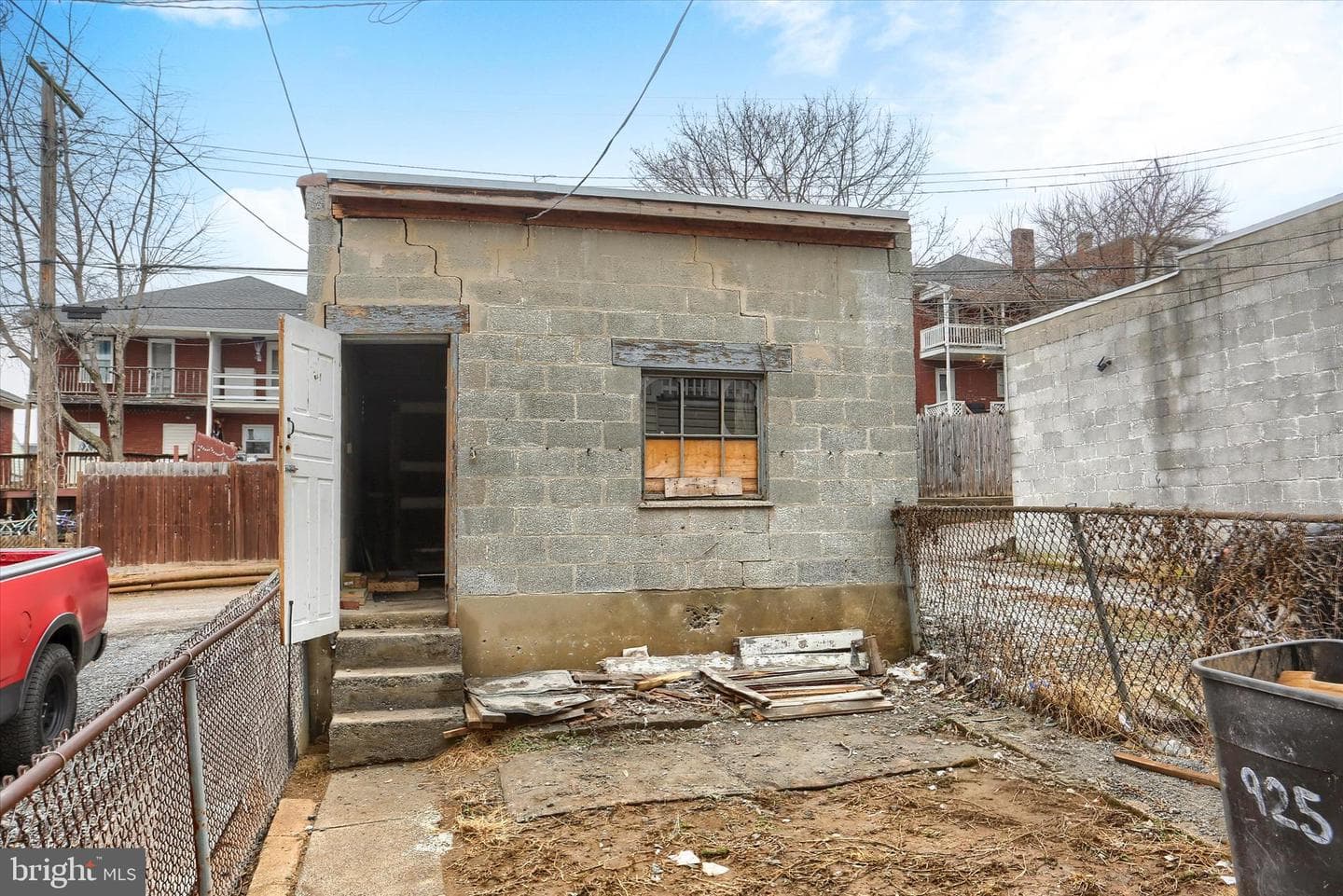 925 W College Avenue photo 27