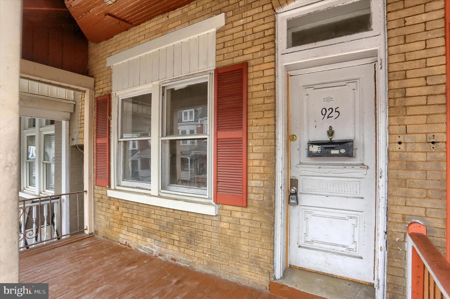 925 W College Avenue photo 4