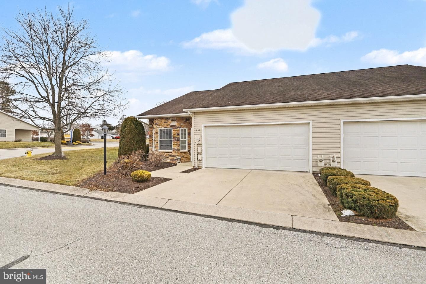 455 Parkview Lane photo 3
