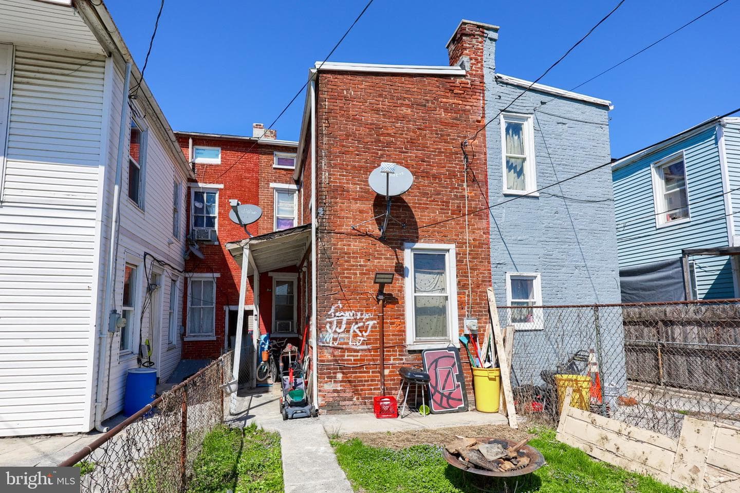 430 E Walnut Street photo 13