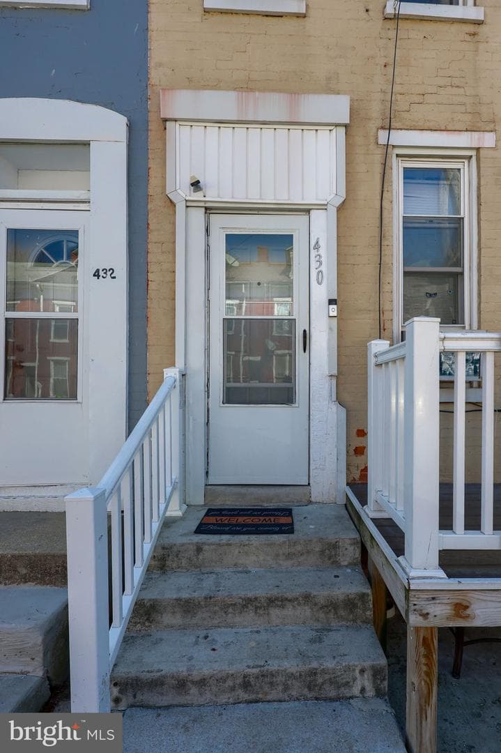 430 E Walnut Street photo 4
