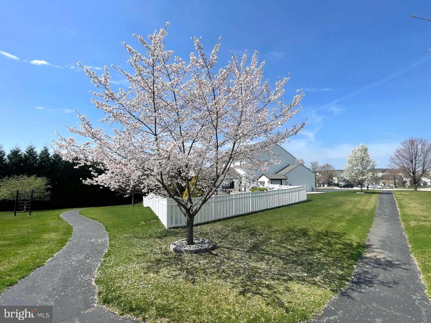 190 Biglar Court photo 2