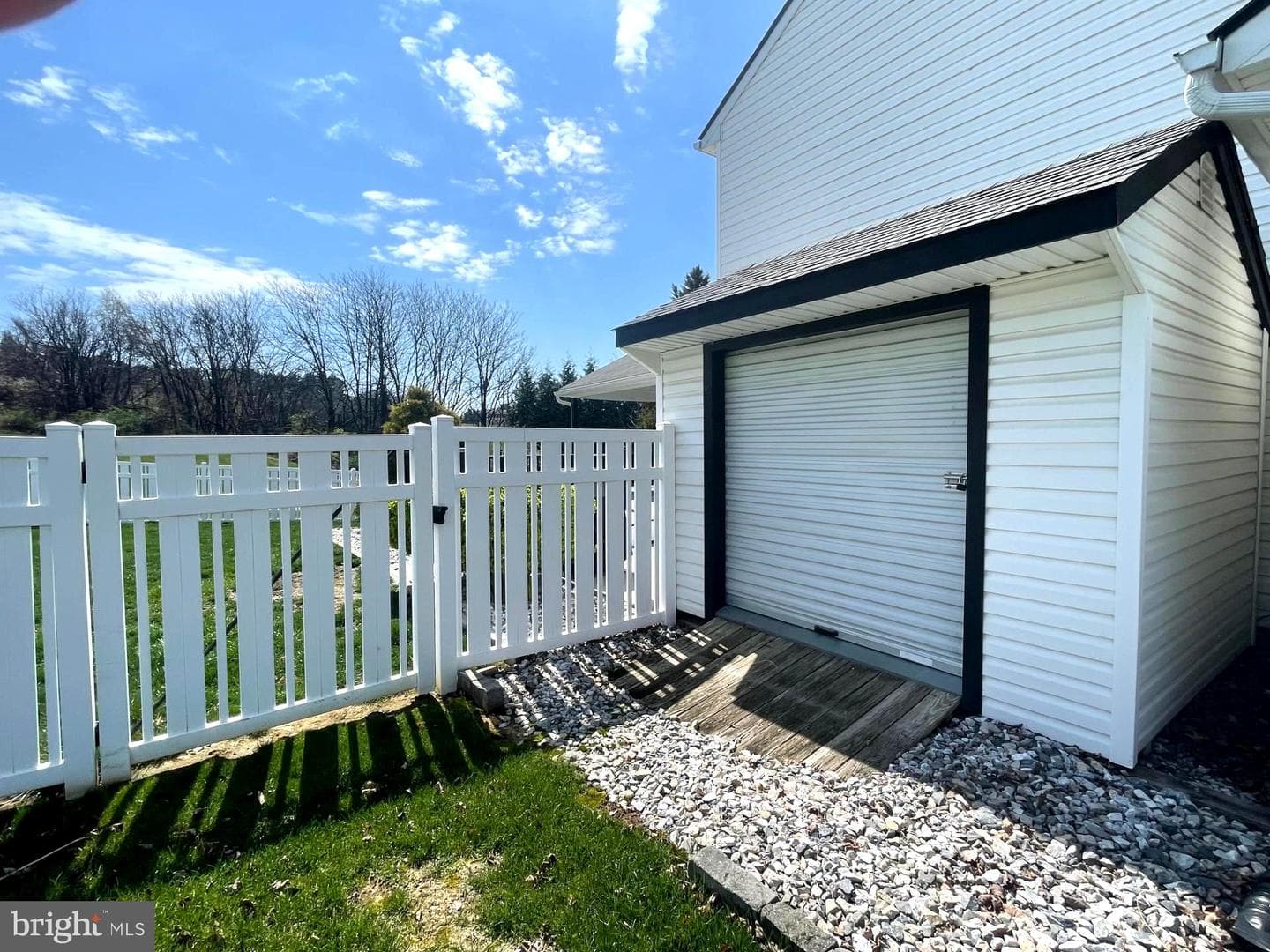 190 Biglar Court photo 48
