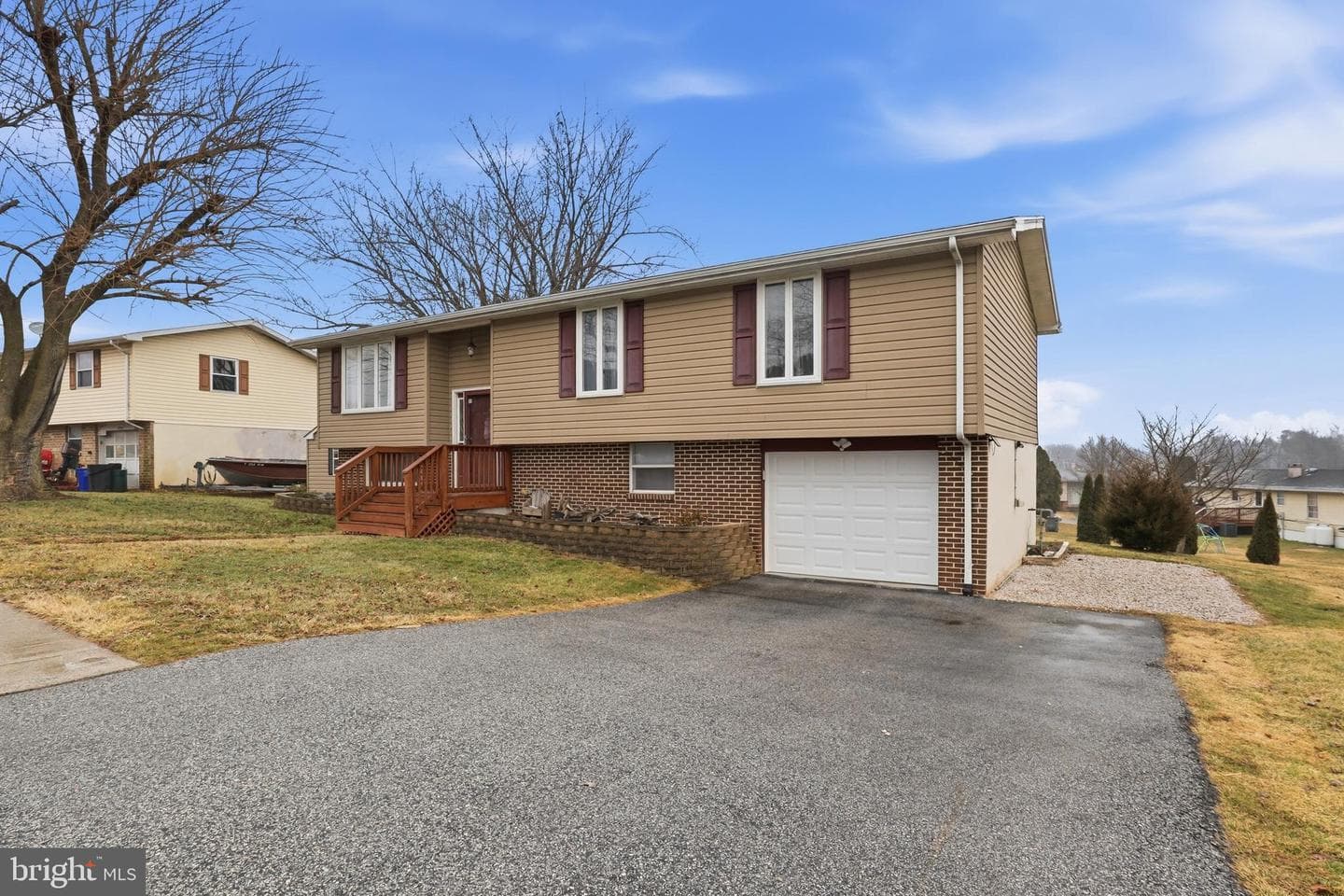 107 Maplewood Drive photo 2