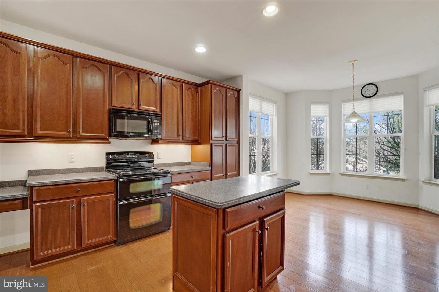 1216 Winding Oak Drive photo 12