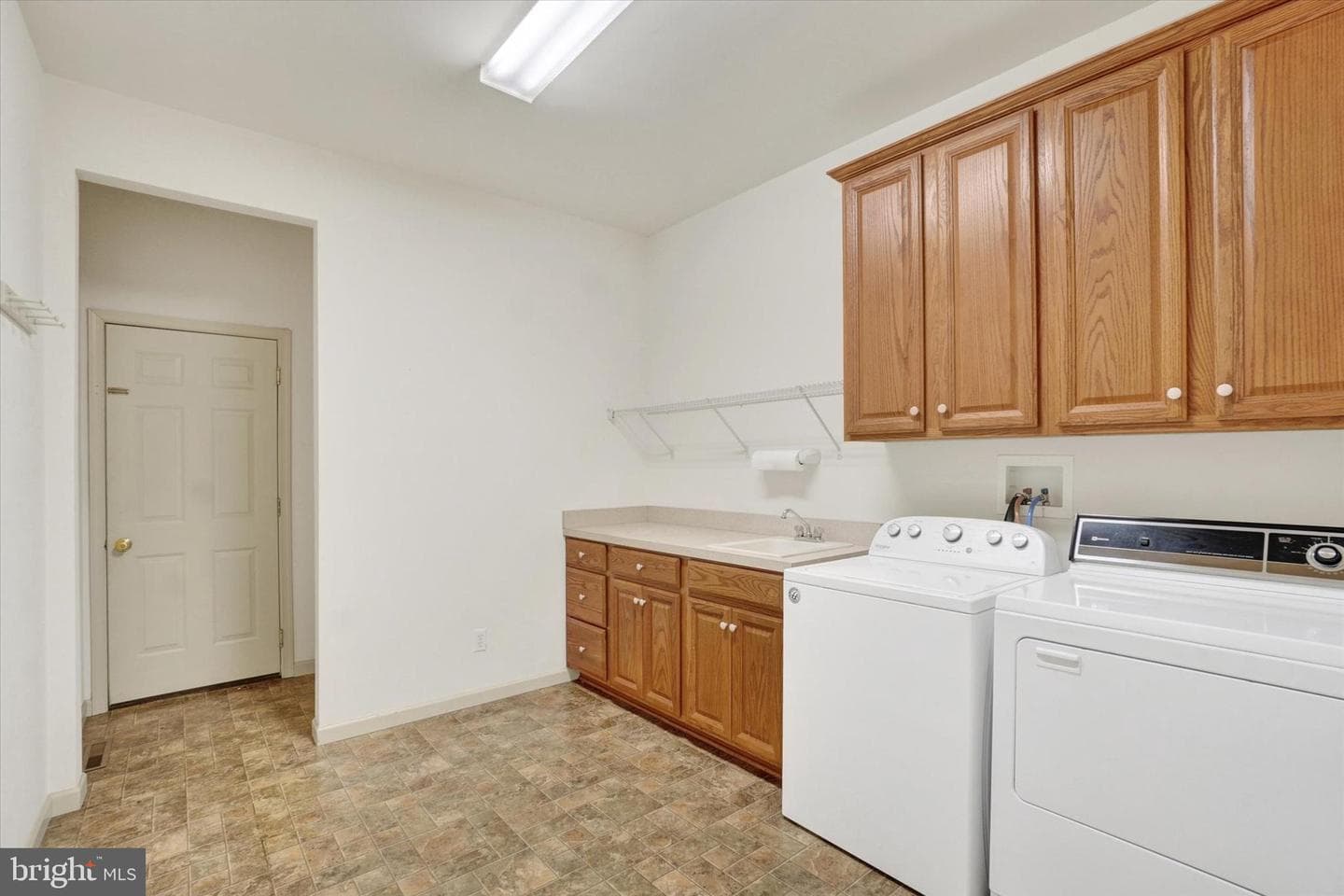 1216 Winding Oak Drive photo 18