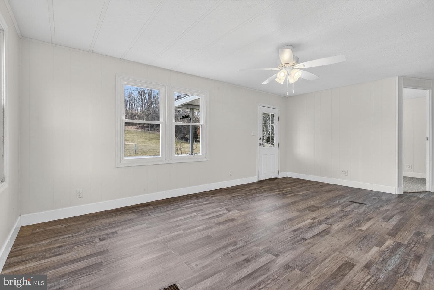 4918 Pleasant Valley Road photo 5