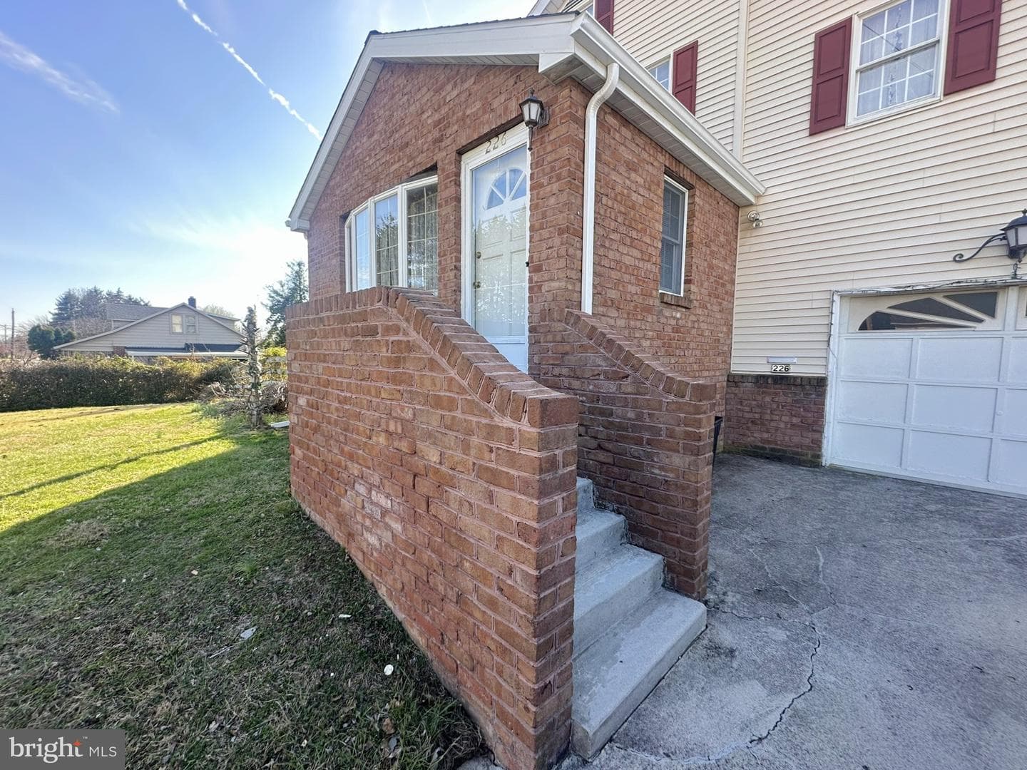 226 Moul Avenue photo 2