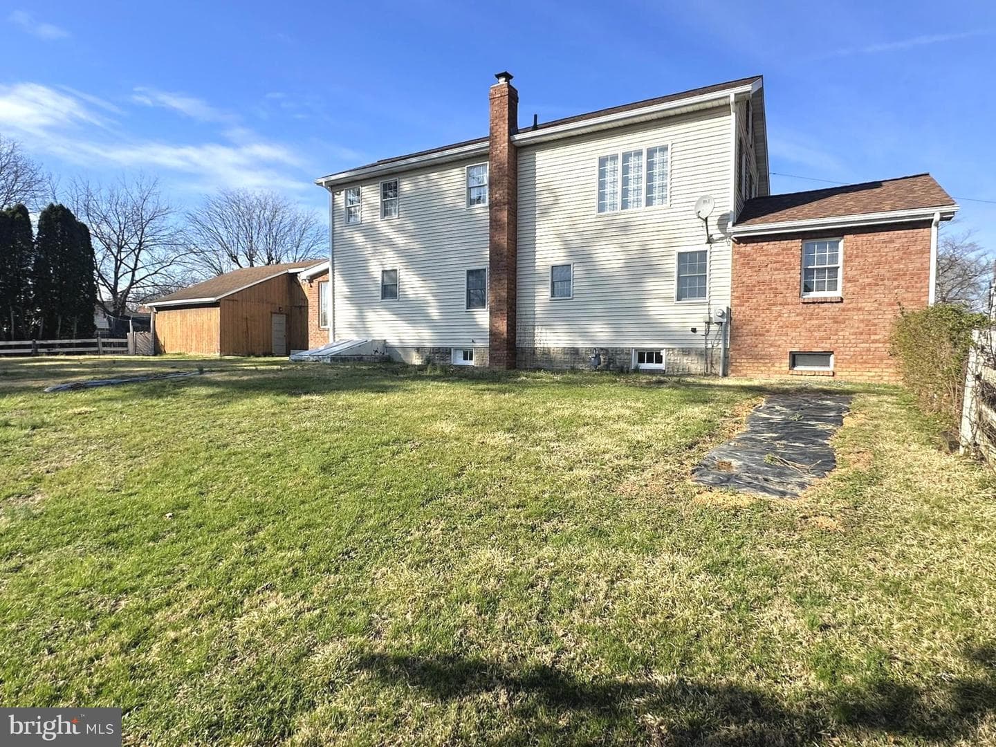 226 Moul Avenue photo 4