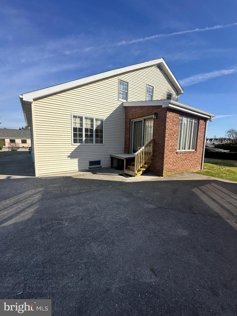 226 Moul Avenue photo 6