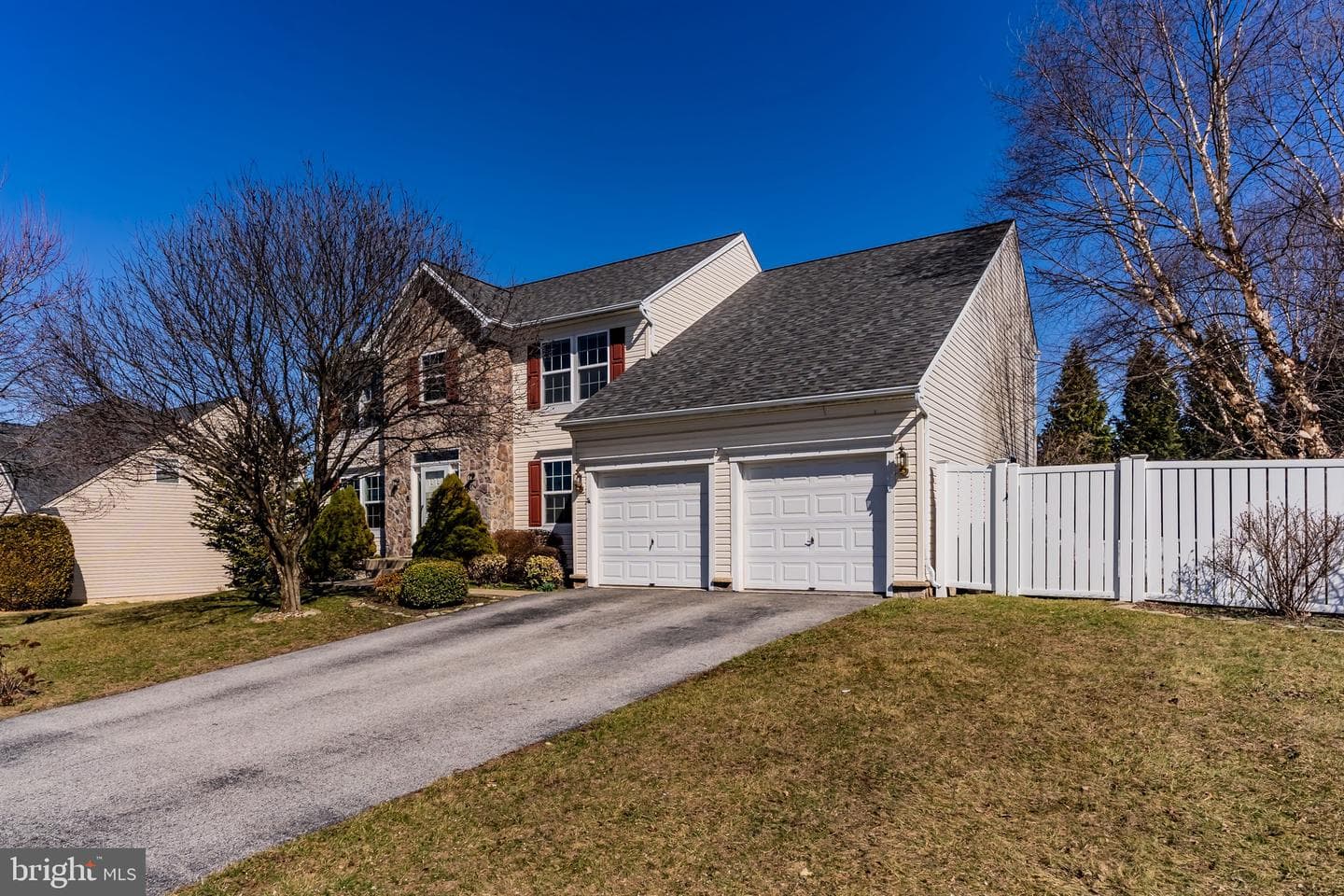 1660 Rosebrook Drive photo 2