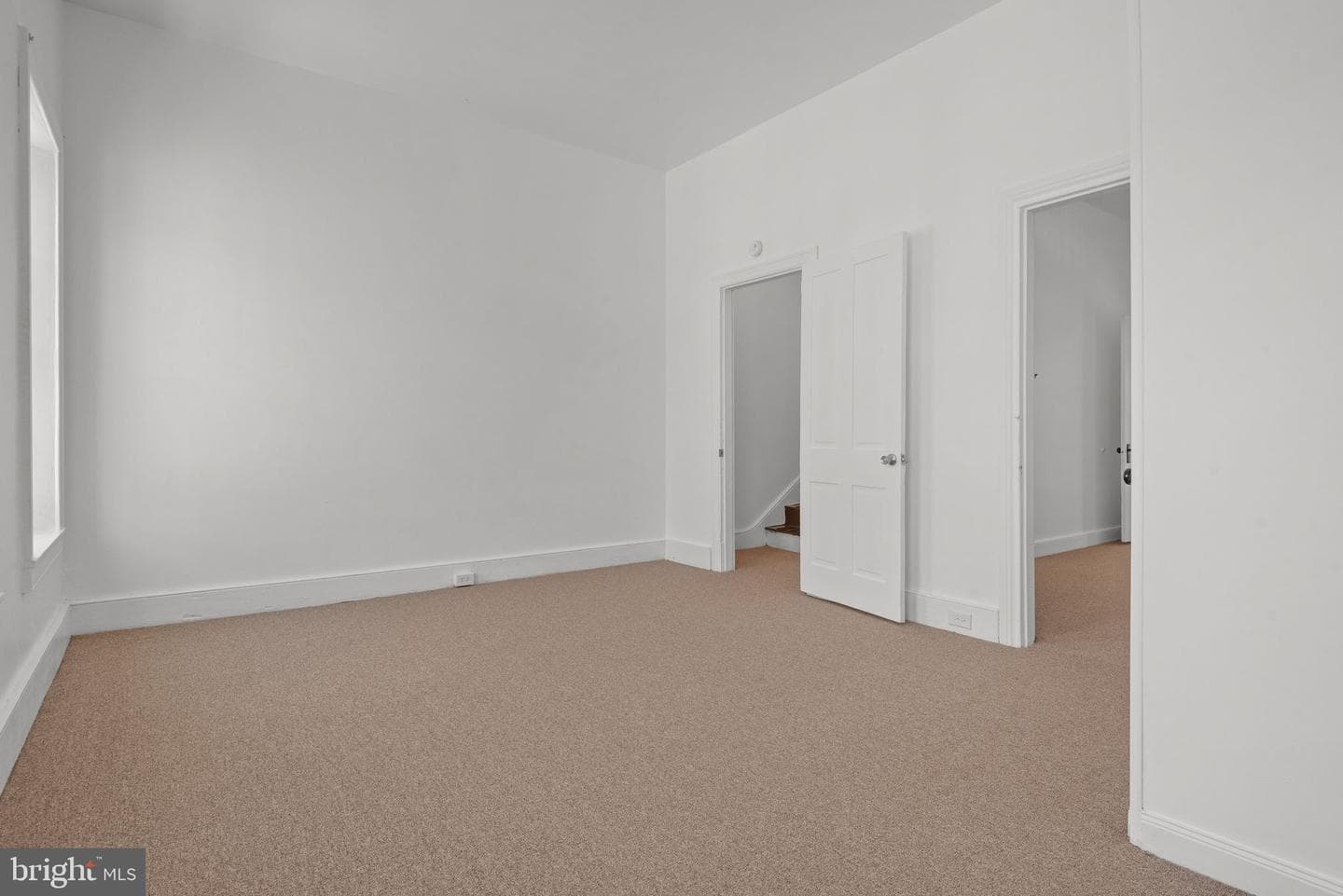 126 N Queen Street photo 16