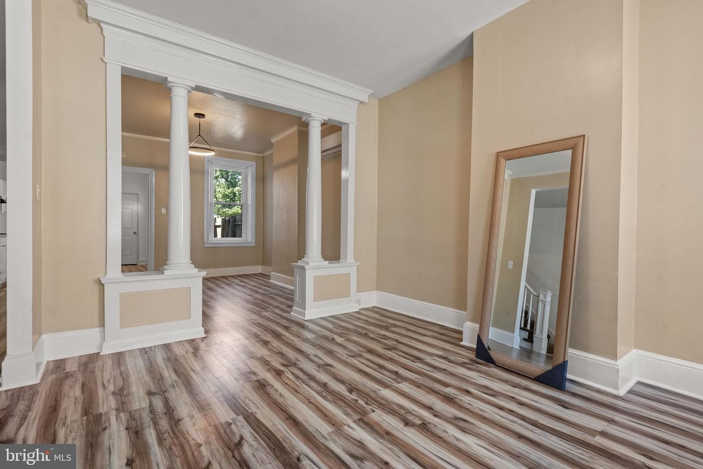 126 N Queen Street photo 6