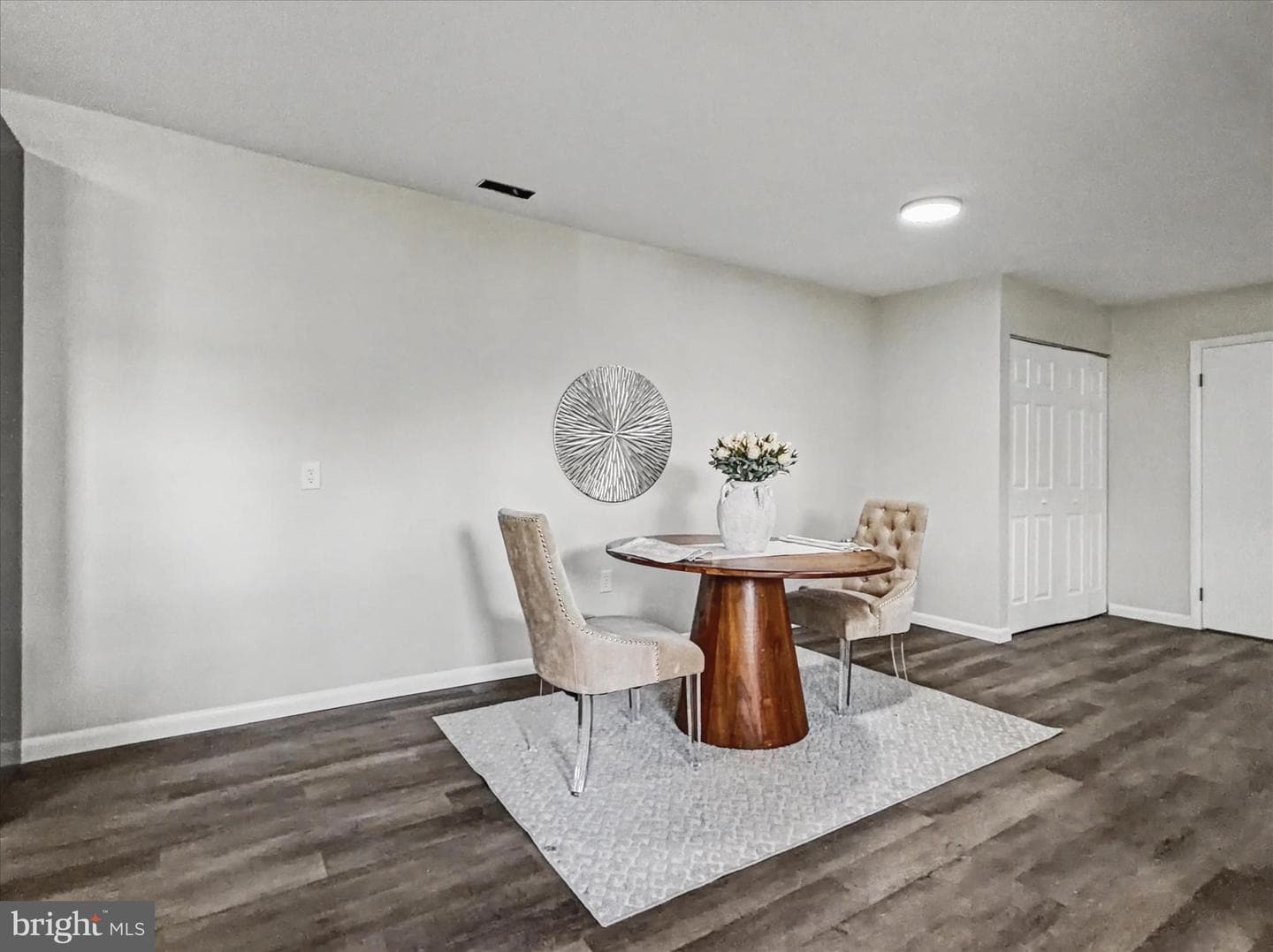 303 York Road photo 14