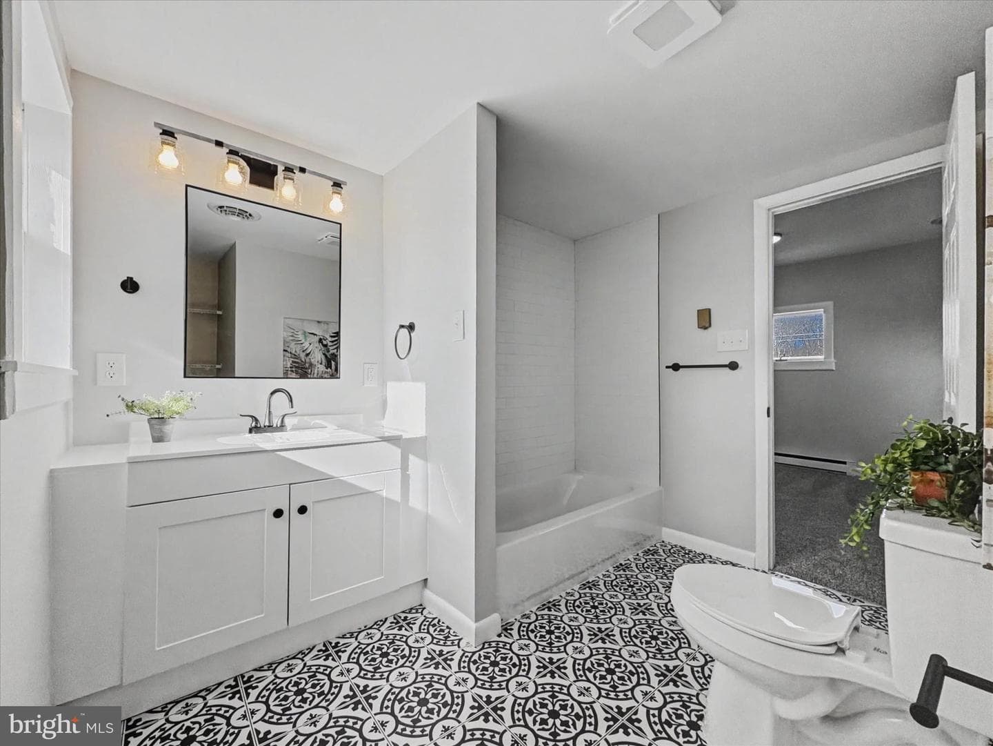 303 York Road photo 19