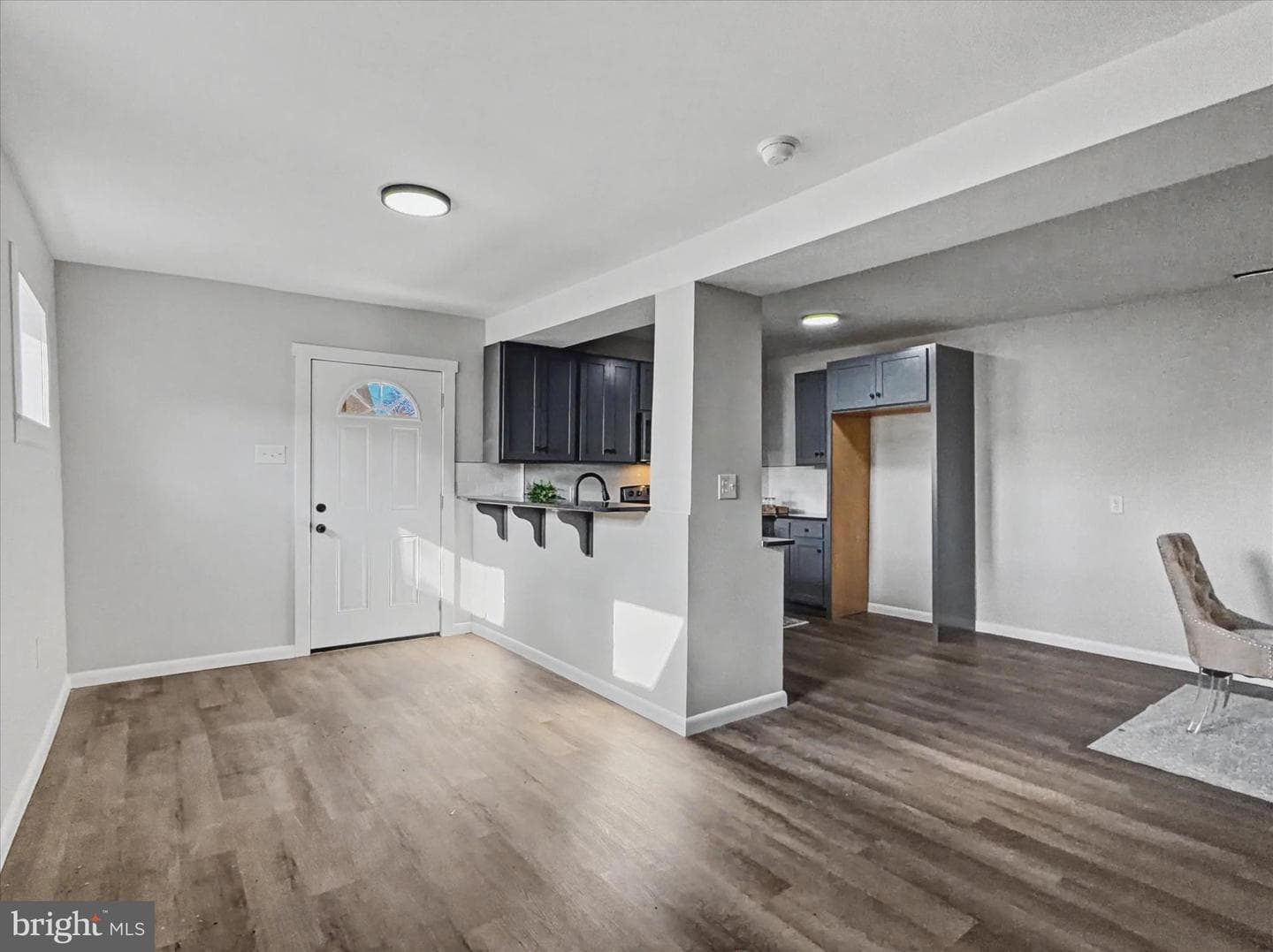 303 York Road photo 9