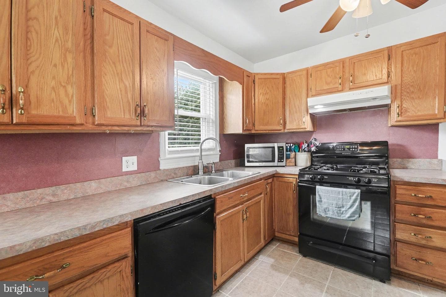 1330 Canterbury Lane photo 3